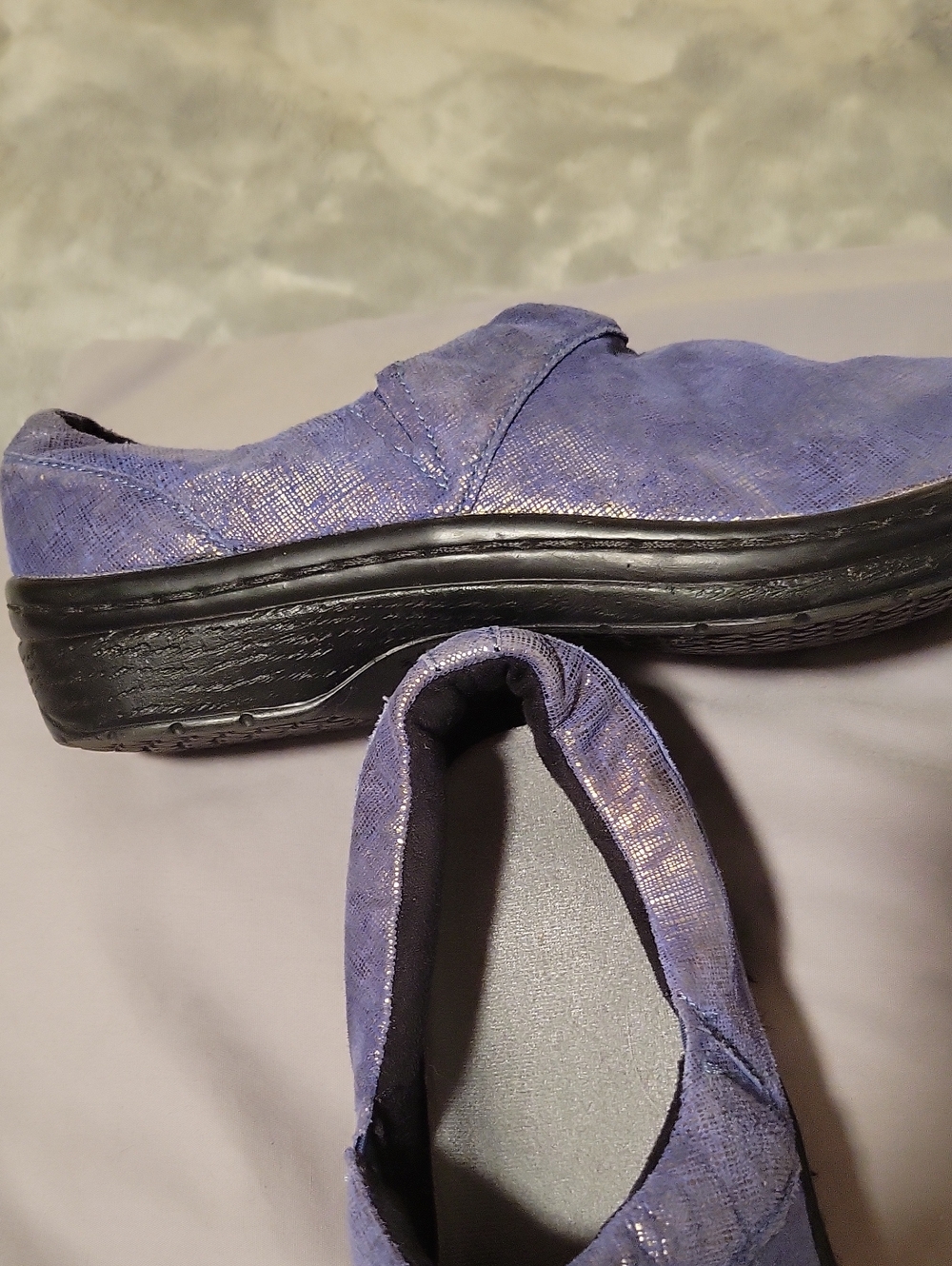 Klogs Irridescent blue slip-on Comfort Shoes